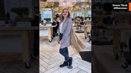 'Todellisen elämän Rapunzel' leikkasi hiuksensa ensimmäistä kertaa 19 vuoteen