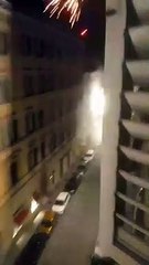 Scoppio di petardi in via Roma, anziana colta da malore per la paura