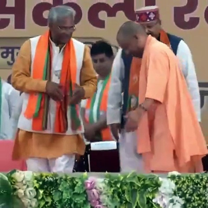 Video: रुड़की में सीएम योगी से मिला नन्हा योगी, हाथ हिलाकर जनता जनार्दन का किया स्वागत