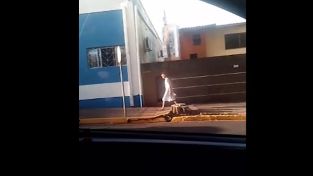 Homem foge duas vezes de hospital, é visto vagando com roupas de internamento e desaparece