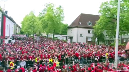 Leverkusen fans give heroes welcome to probable champions