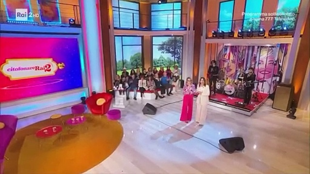 Simona Ventura lascia la diretta di 'Citofonare Rai 2'