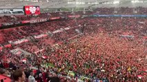 Miles de personas celebran la Bundesliga por Xabi... ¡con la canción más española del mundo!