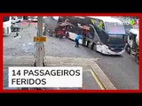 Ônibus invade posto, bate em caminhão e deixa passageiros feridos em Limeira