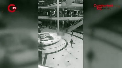 İstanbul'daki ünlü AVM'de intihar: Ekipler olay yerine sevk edildi