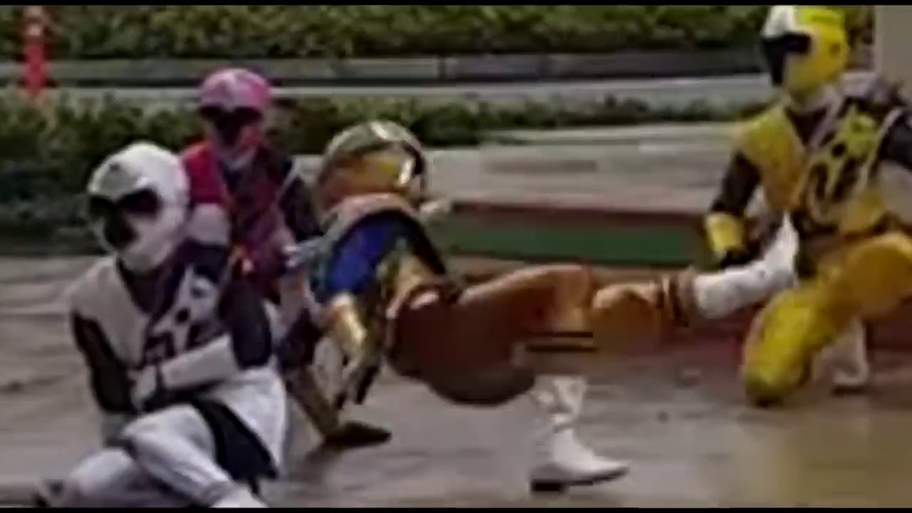 Tokusatsu Bloopers & Fails PART 2  非常に面白い ハプニング！ヒーローショーのアクシデント集