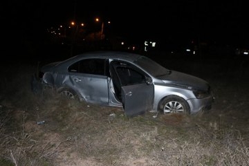 Çarpışan iki otomobilden biri tarlaya devrildi: 1 ölü, 1 yaralı