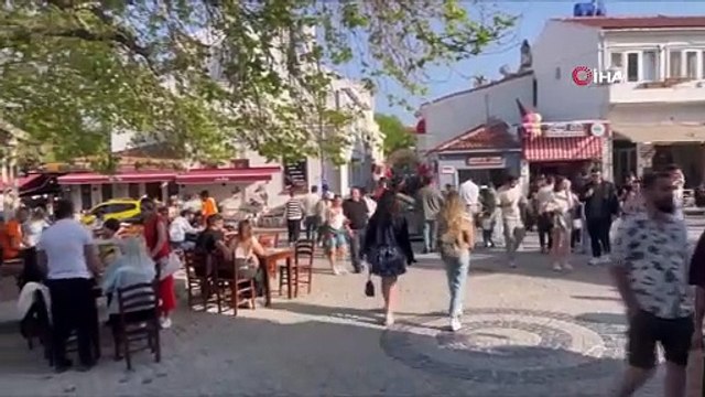 Bozcaada bayramda dolup taştı