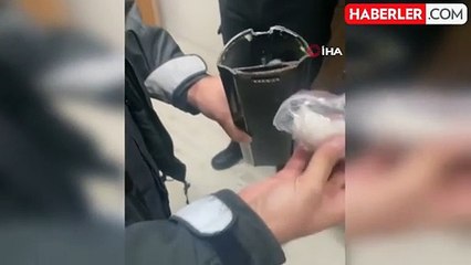 Sultanbeyli'de sokak ortasındaki uyuşturucu alışverişi kameraya takıldı