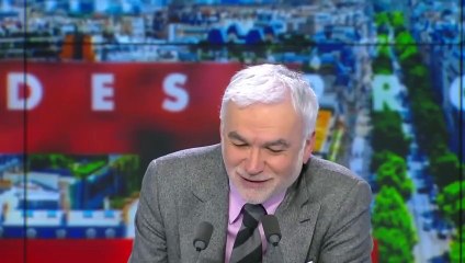 Jean-Pierre Foucault fait son grand retour sur Europe 1 : "J'ai arrêté ici avec Cyril Hanouna"