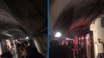 Metro arızalandı: Yolcular raylarda yürüdü