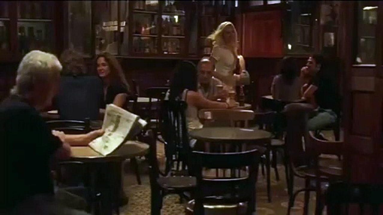 Vicky Cristina Barcelona en el Bar Marsella