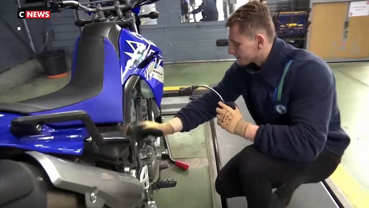 Le contrôle technique devient obligatoire à partir d'aujourd'hui pour tous les véhicules de catégorie L, c'est-à-dire les scooters, motos et voiturettes - Regardez