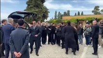 Funerali di Roberto Cavalli, l'applauso di fronte alla basilica di San Miniato al Monte