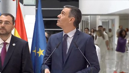 Gritan a Pedro Sánchez en público: "¡Por siete votos tienes el culo roto!"