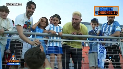 Un aficionado del Málaga ofrece 50 euros a un jugador por su camiseta y pasa esto