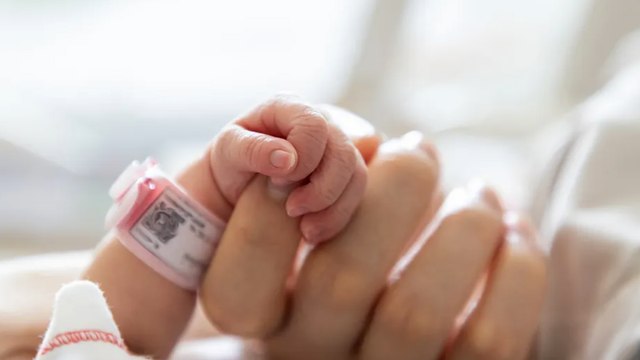 Pedro Sánchez anuncia la ampliación del cribado neonatal a nivel nacional de siete a once enfermedades
