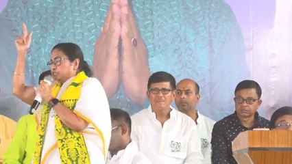 অভিষেকের কপ্টারে নাকি সোনা ও টাকা আছে! আমরা ও সব নিয়ে ঘুরি না: Mamata | Oneindia Bengali