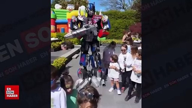 Burak Özçivit ile Fahriye Evcen'in büyük oğlu Karan 5 yaşına girdi