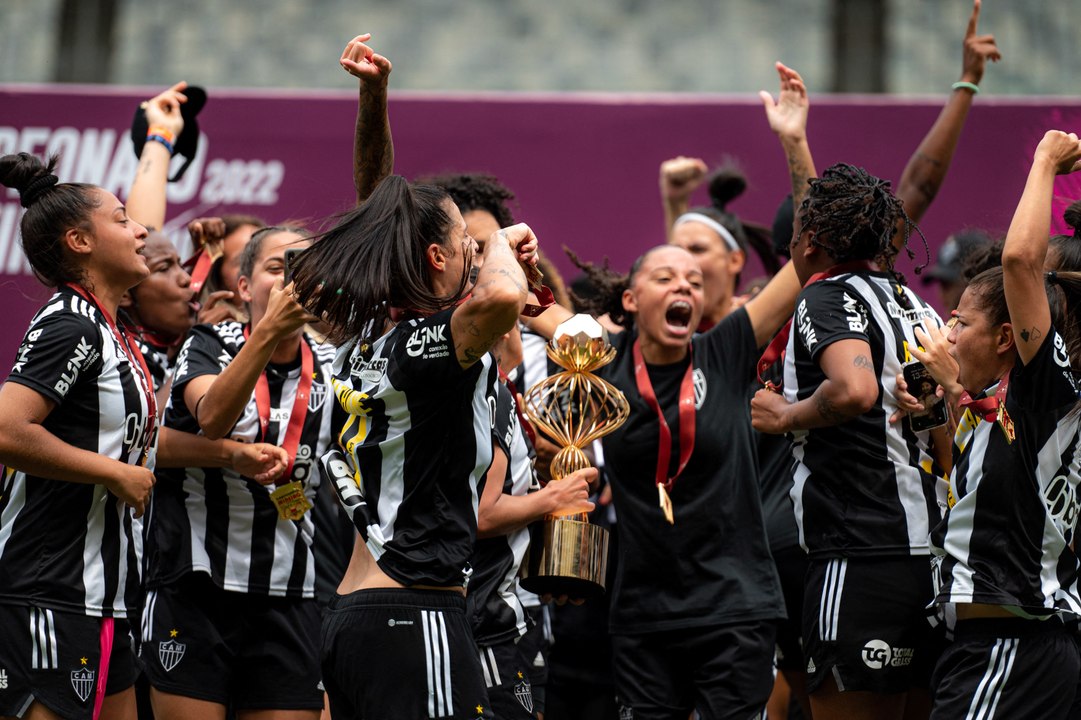 El fútbol brasileño protesta por la vuelta del entrenador Keiton Lima, denunciado por acoso sexual