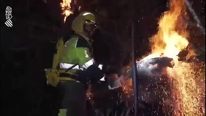 Temperaturas inusualmente altas atizan incendio forestal en el este de España