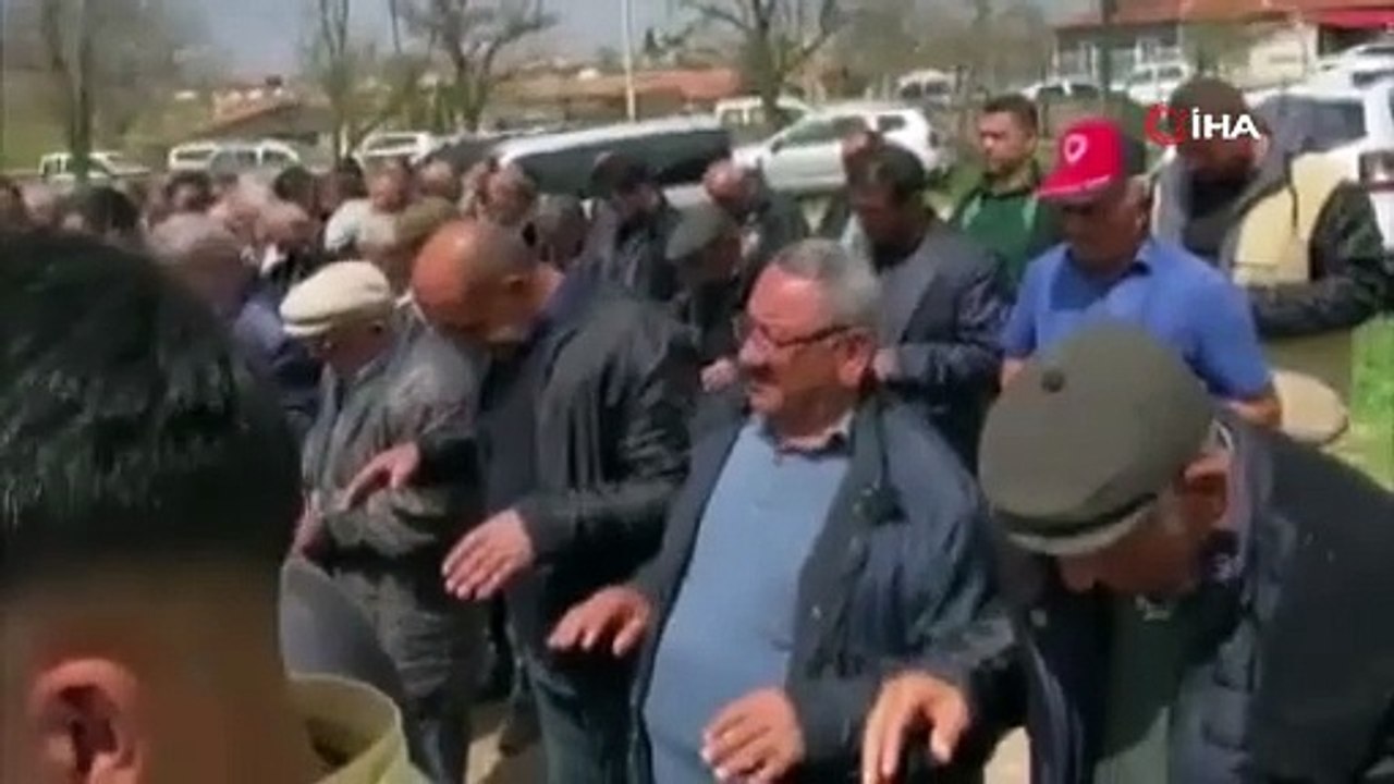 Köylüler hep birlikte yağmur duasına çıktı