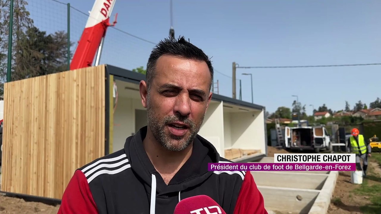 Les nouveaux vestiaires préfabriqués du club de foot de Bellegarde-en-Forez