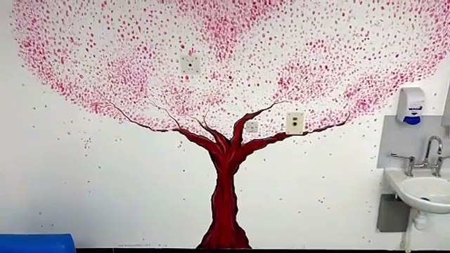 Timelapse shows artist Neil Gibbins at work at Sunderland Royal Hospital