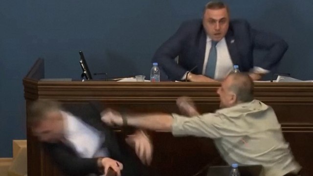 Georgie : bagarre au Parlement pour une loi jugée « pro-russe » par l'opposition