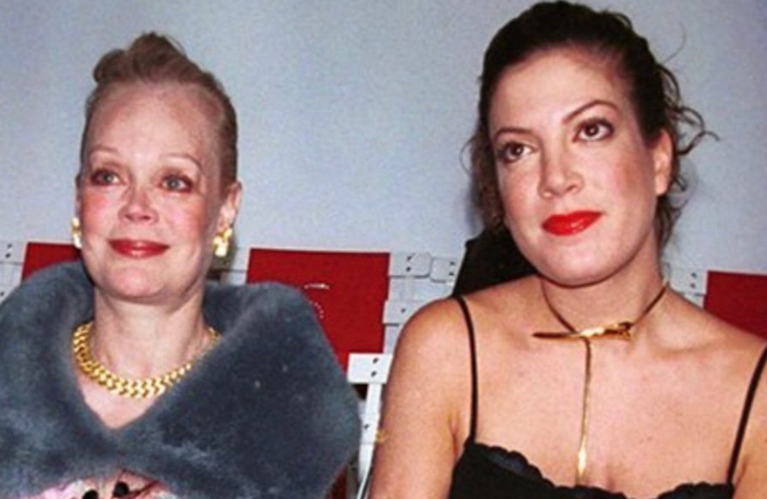 Tori Spelling is being supported by her mum Candy during divorce