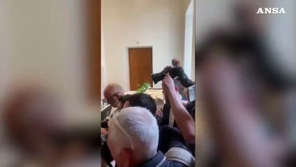 Schlein nella porta nascosta di Berlusconi, "Il campo segreto"