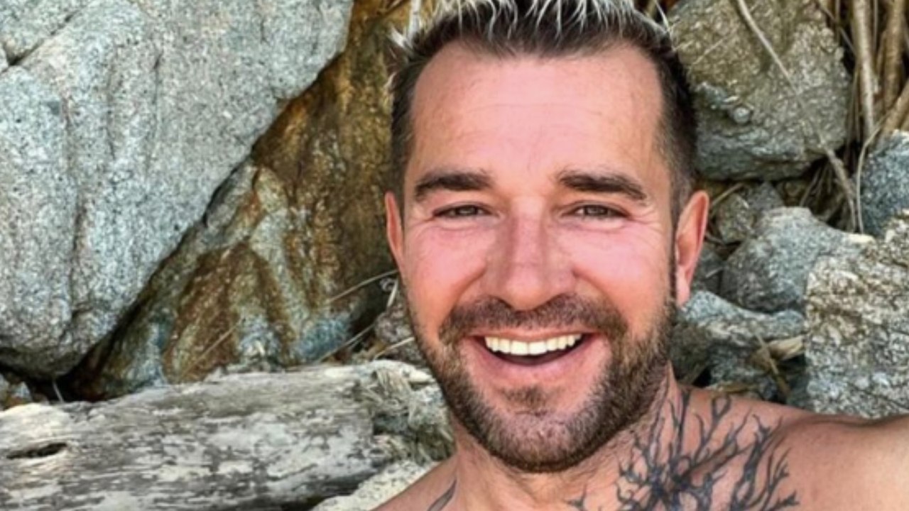 VOICI : Mathieu (ADP) en partance pour la Colombie, il confie son angoisse avant la naissance de son fils Ezio