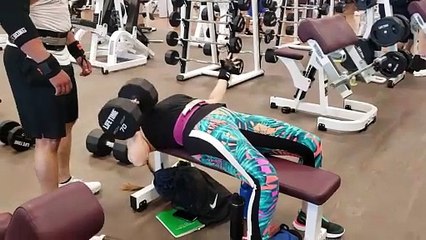 Flatbench One Arm dumbbell press