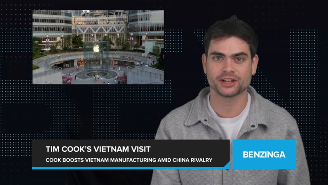 Apple CEO Tim Cook Visits Vietnam, Looks to Strengthen Manufacturing Hub Amid Tough Competition in China