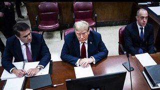 Trump se senta no banco dos réus em julgamento histórico