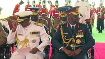 Chefe das Forças Armadas do Quênia e outros nove oficiais morrem em queda de helicóptero
