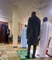 Arrêt sur image: Quand le Président Bassirou Diomaye Faye dirige la prière