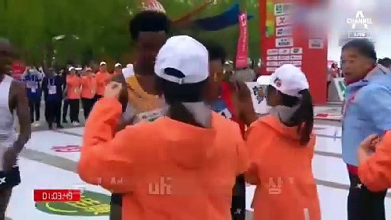 ‘먼저 가’ 손짓…승부조작 논란 中 마라톤
