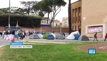 Roma, gli studenti occupano con le tende l'università La Sapienza contro la guerra a Gaza