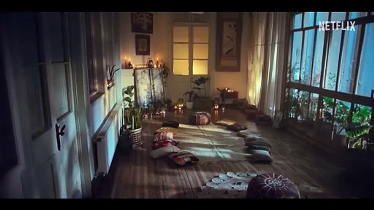 Die Weltuntergangssekte des Antares De La Luz Trailer OV