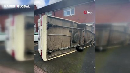 İngiltere'de fırtına karavanı yerle bir etti!