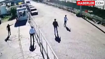 Minibüsle ezilen kişinin ölüm anı kameraya yansıdı