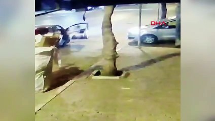 Oyuncak  kaleşnikofla gasp yaptılar! O anlar saniye saniye kaydedildi