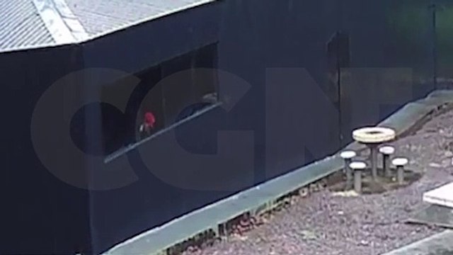 Câmera flagra ladrão pulando a janela após furtar produtos no Santa Cruz