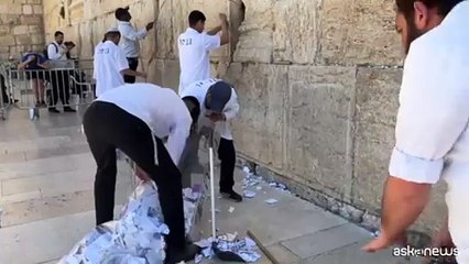 Dal Muro del Pianto estratte le preghiere in vista Pasqua ebraica