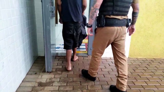 Indivíduo é preso pela PM após furtar produtos no Santa Cruz