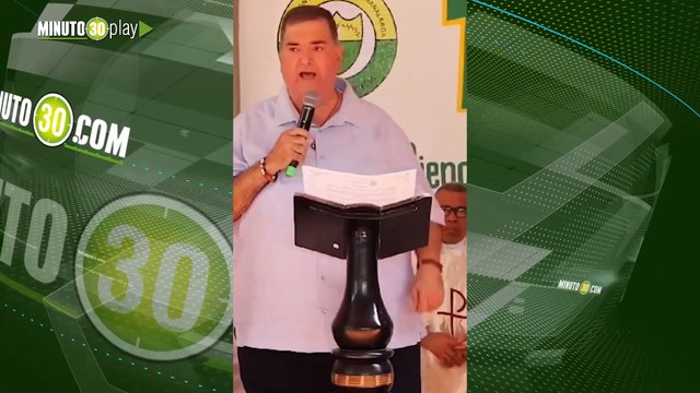 Al alcalde de Sabanalarga se le cayó el pantalón en medio de un discurso y entre risas dijo que ha perdido 8 kilos