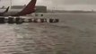 Las increíbles imágenes que deja la inundación en Dubái: aviones ‘navegando’ y centros comerciales anegados