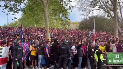 ¡Aficionados del Barça han cantado “Vinicius muérete”!
