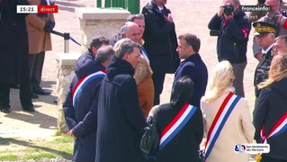 Vassieux-en-Vercors : Emmanuel Macron salue Didier Guillaume